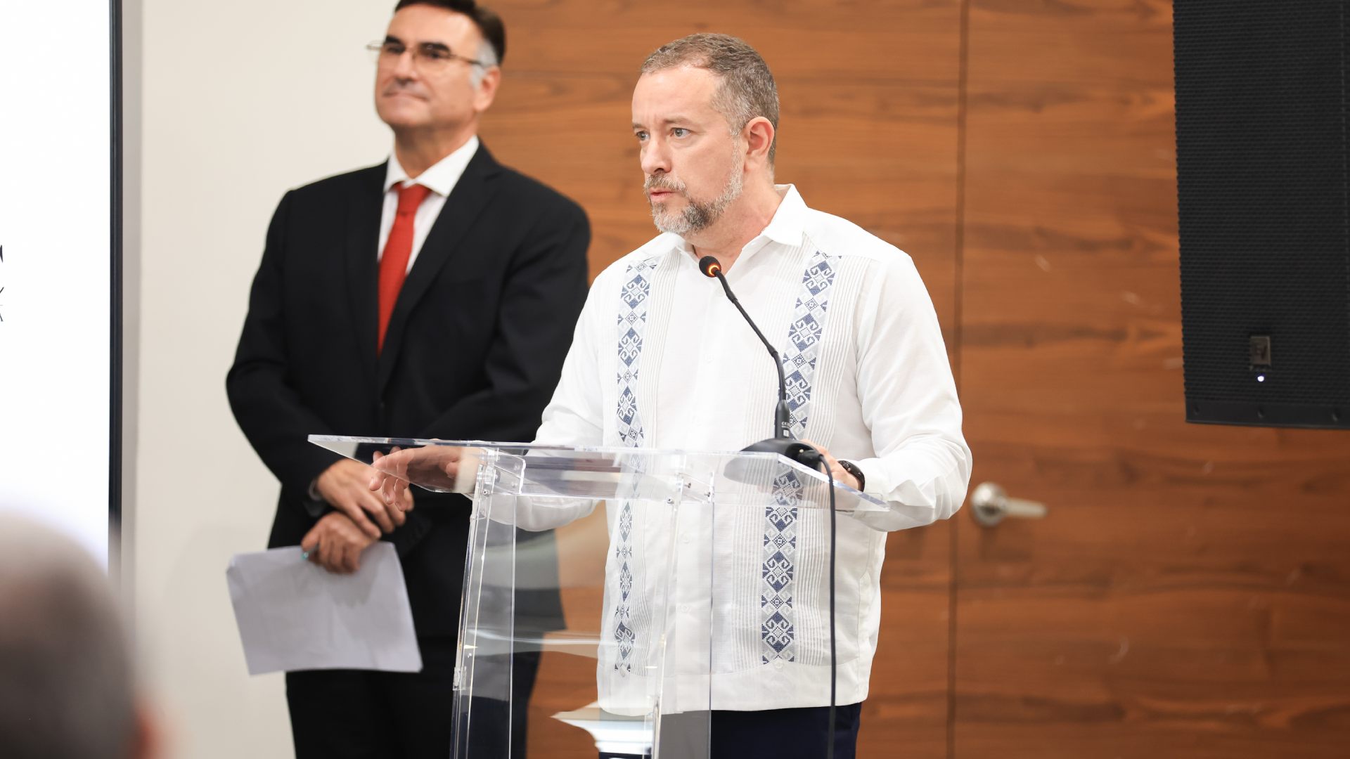 Firman convenio Facultad de Derecho y Colegio de Notarios Públicos