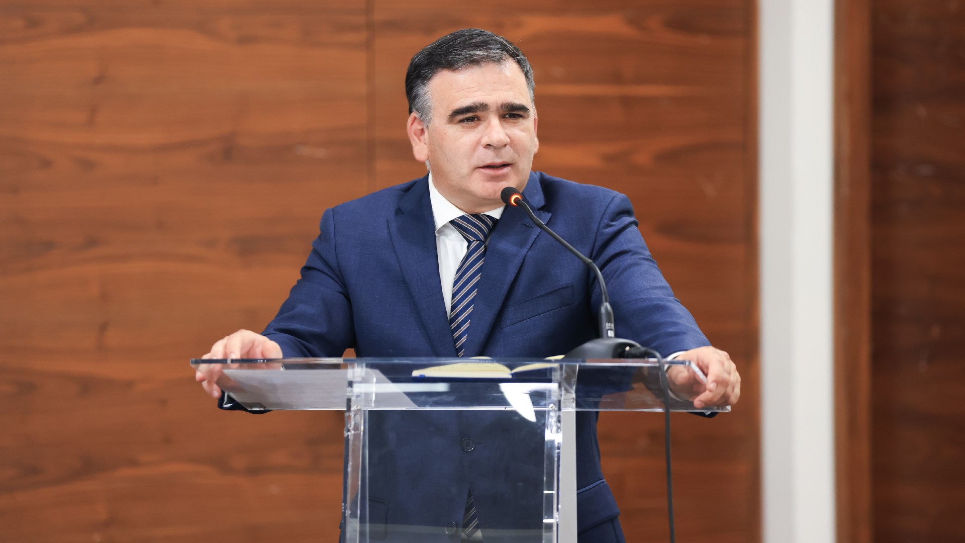 Firman convenio Facultad de Derecho y Colegio de Notarios Públicos