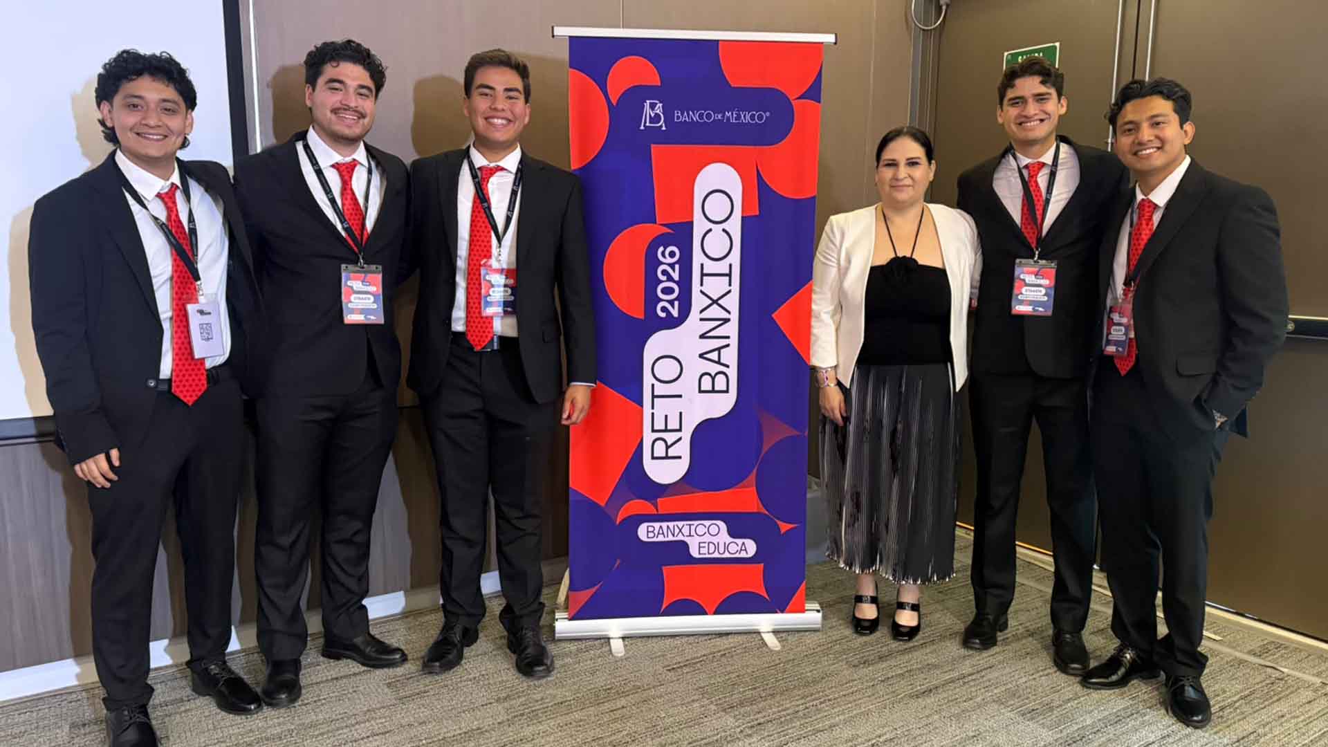 Equipo de Economía triunfa en Reto Banxico