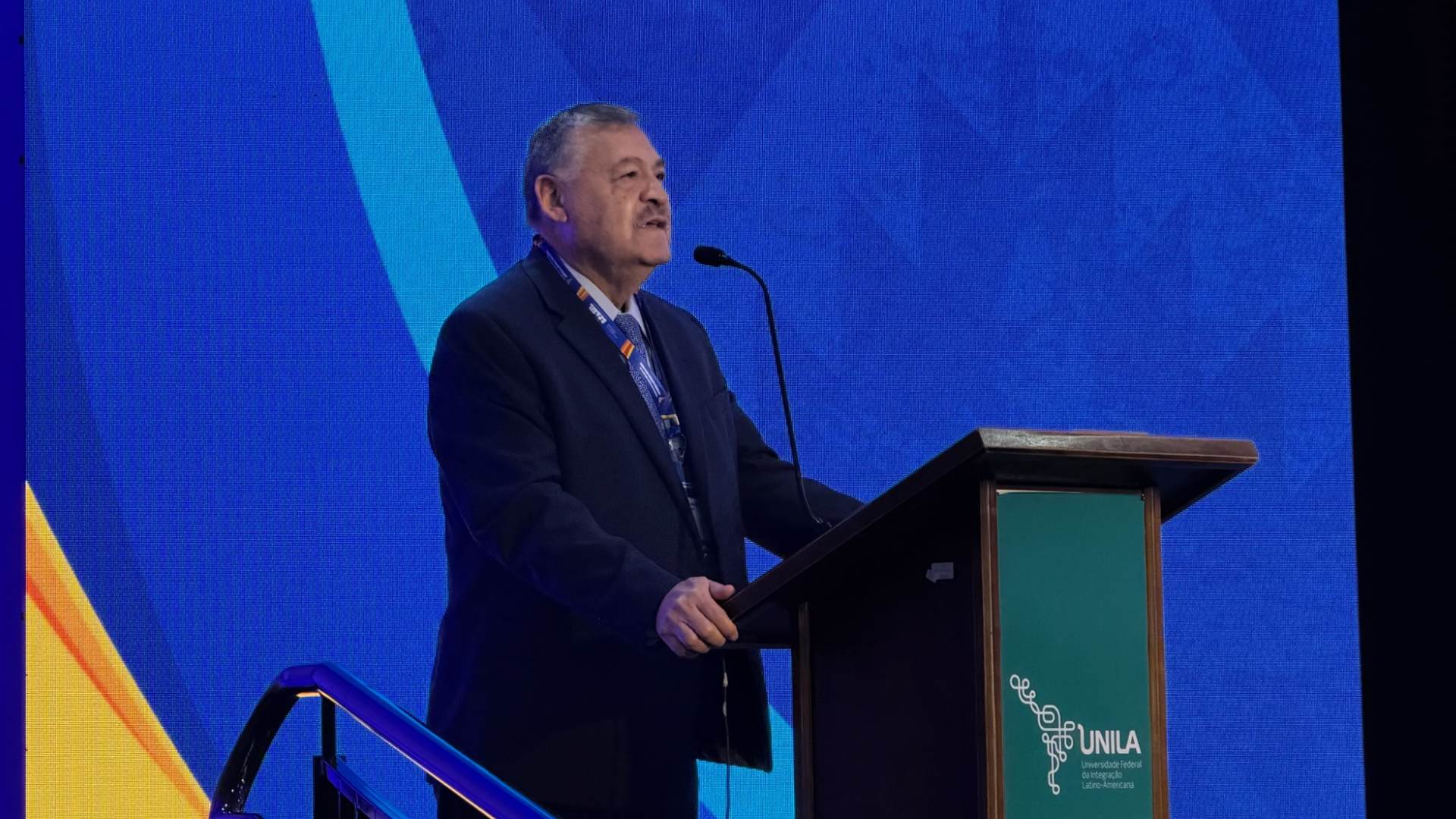 Asiste Santos Guzmán a foro de rectores de América Latina y el Caribe