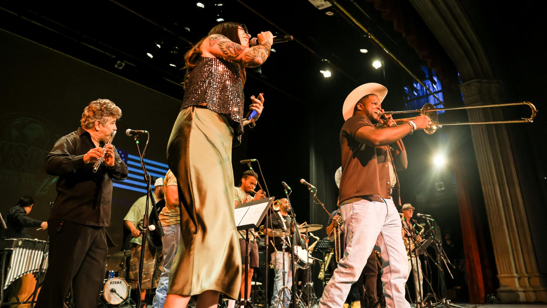 World Street Brass Band y Big Band de la UANL en concierto