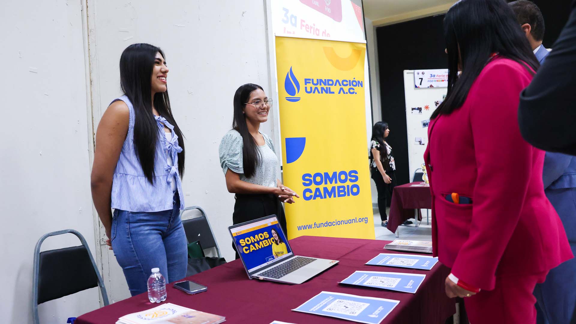 Impulsan a estudiantes de FOD hacia la internacionalización