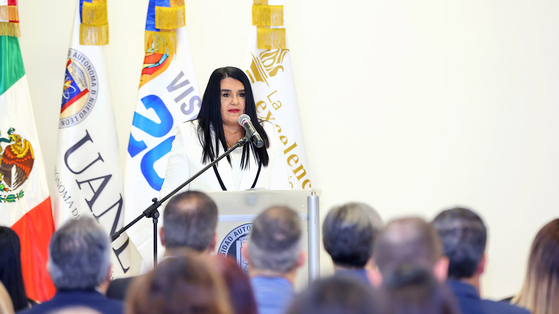 Arriban estudiantes nacionales y extranjeros a campus de la UANL