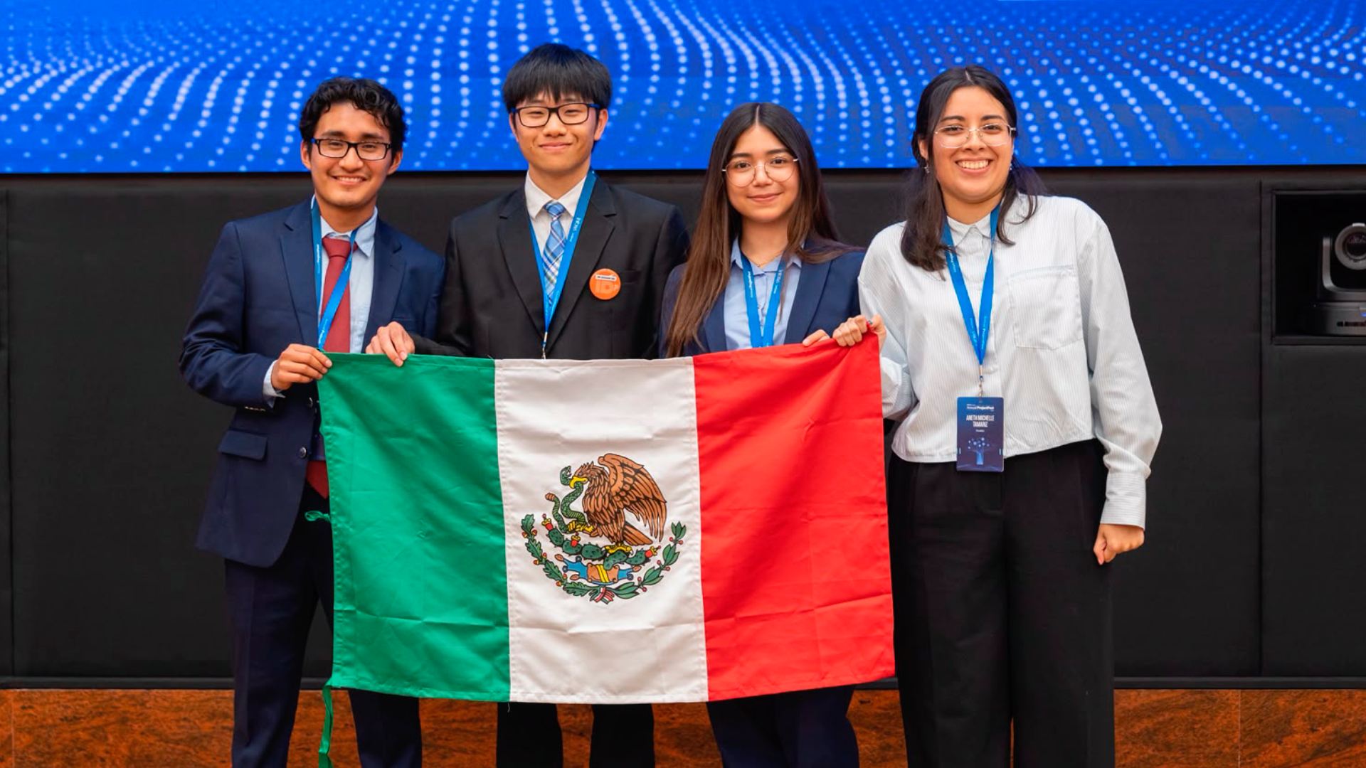 Conquista certamen tecnológico en la India