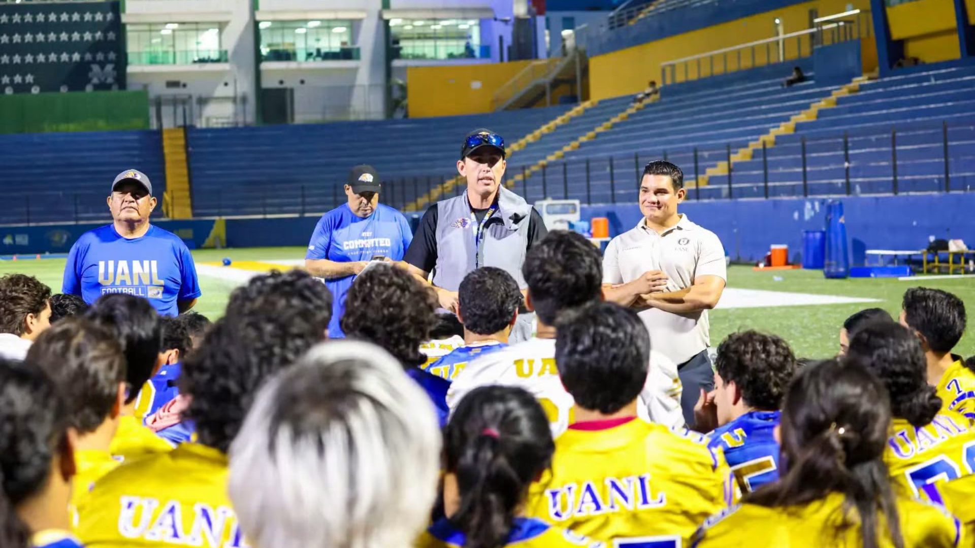 Refuerzan líderes estudiantiles identidad universitaria junto a Auténticos Tigres