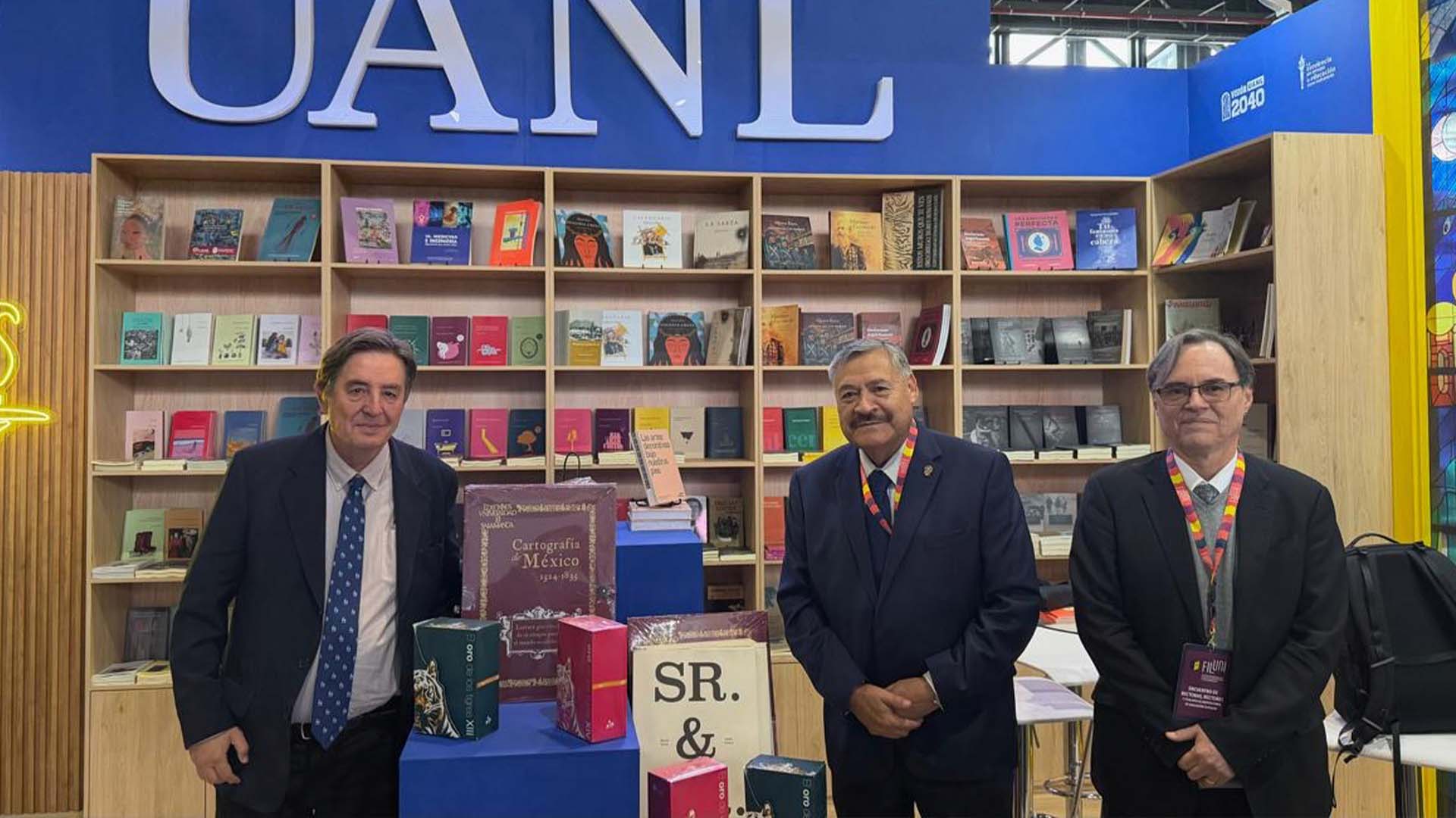 Asiste Santos Guzmán a encuentro sobre edición universitaria