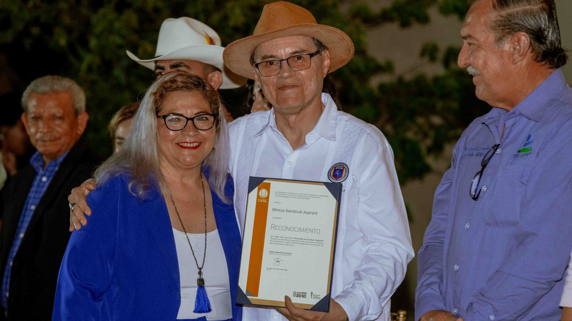 Reconoce UANL ejemplos de grandeza humana