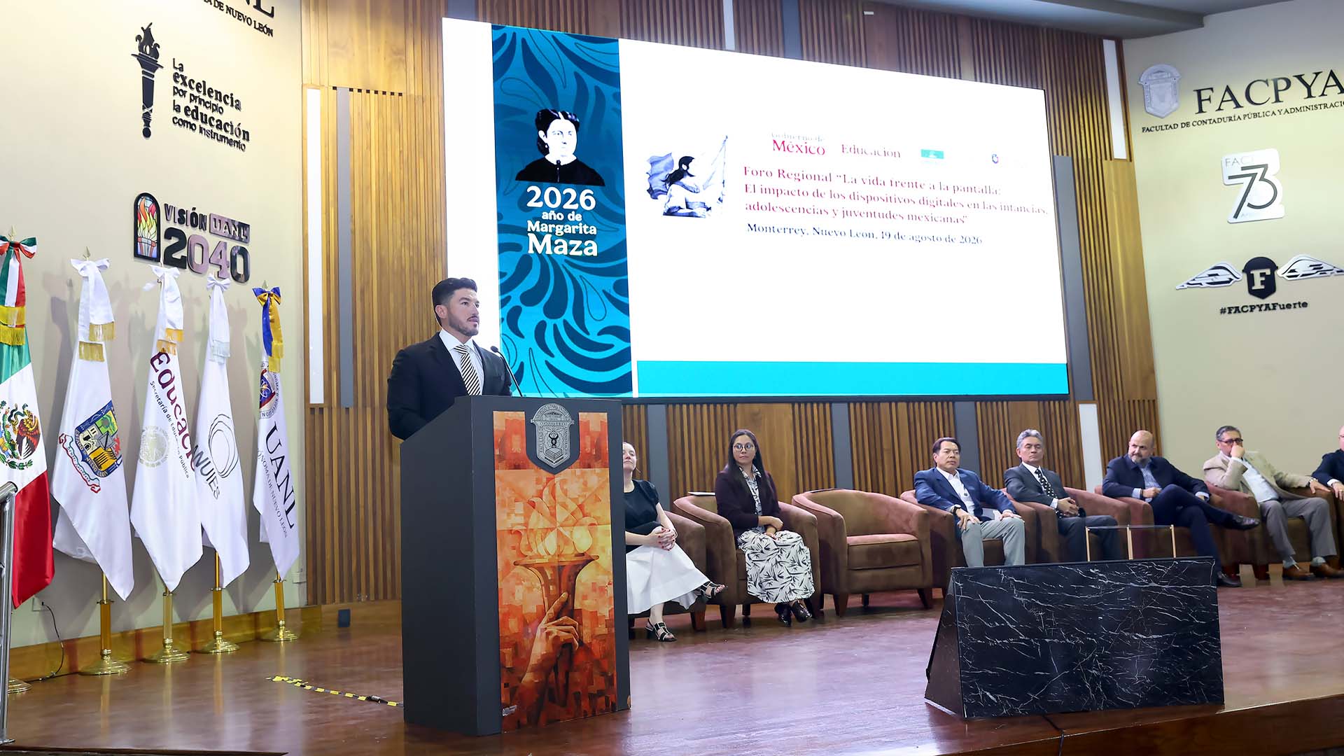 Analizan en UANL el impacto de los dispositivos digitales