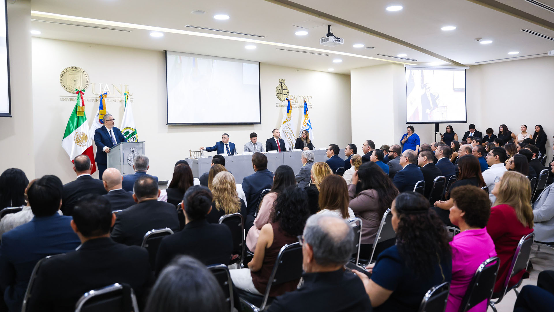 Reúne UANL a especialistas en Semana del Derecho Público Comparado