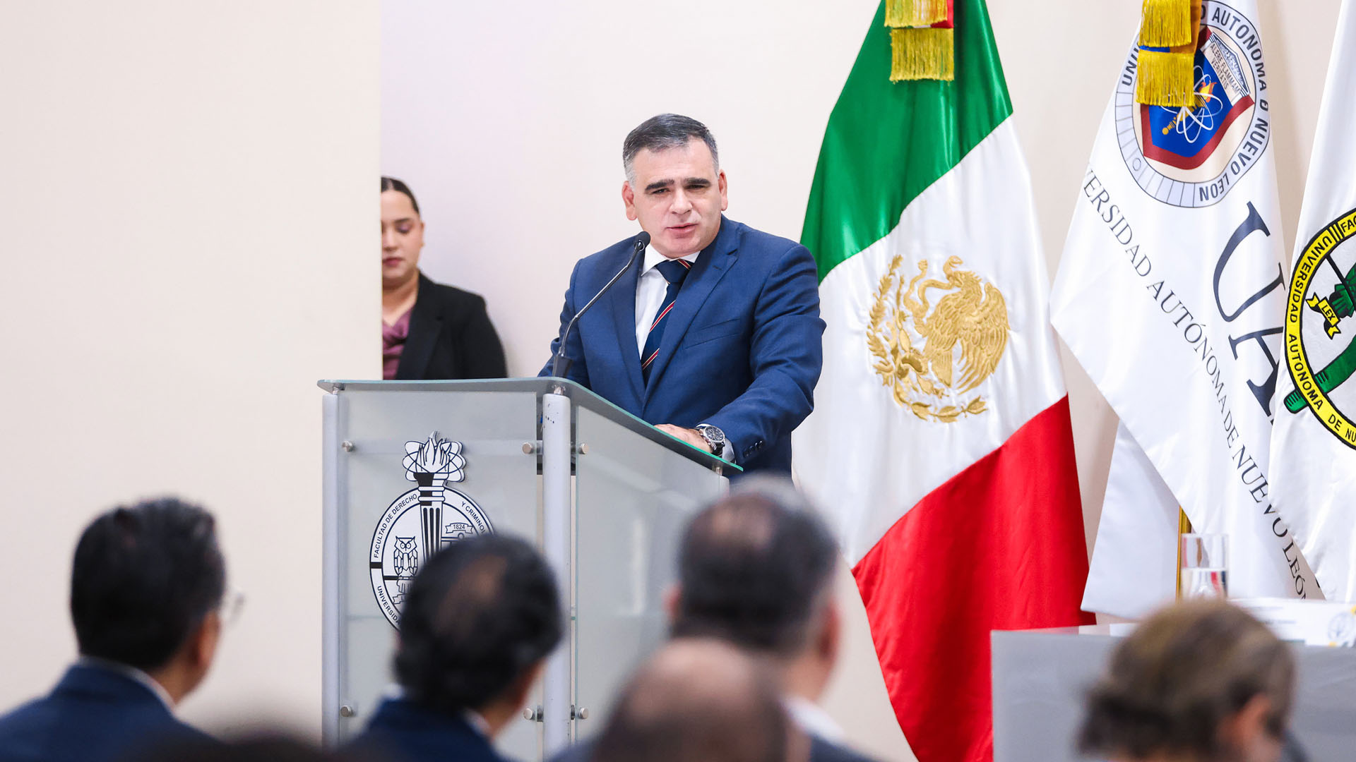 Reúne UANL a especialistas en Semana del Derecho Público Comparado