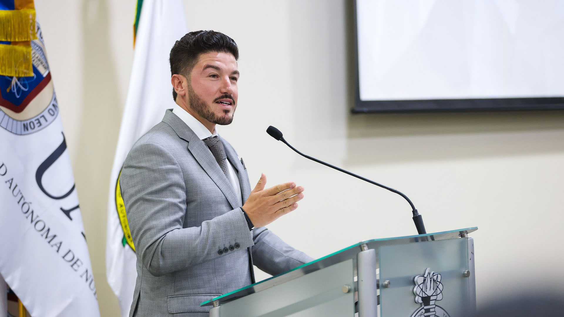 Reúne UANL a especialistas en Semana del Derecho Público Comparado