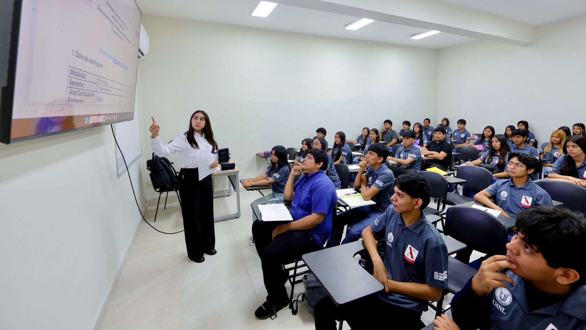 Incrementa UANL oferta y cobertura educativa