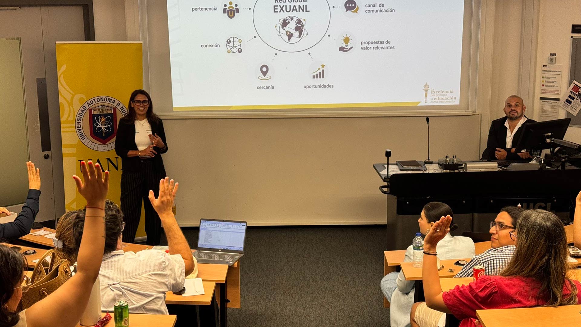 Avanza UANL creación de red global de egresados