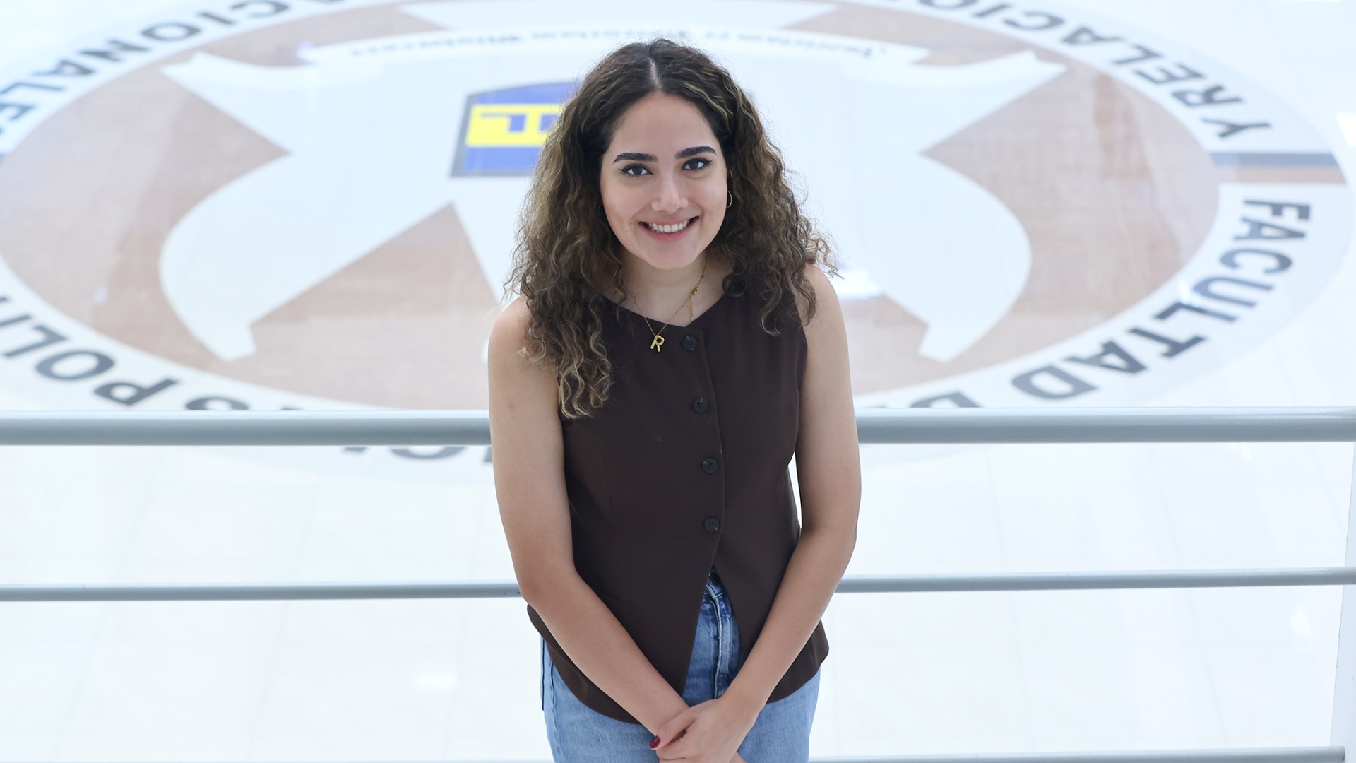 Adentran a estudiantes en la ciencia durante el Verano de Investigación