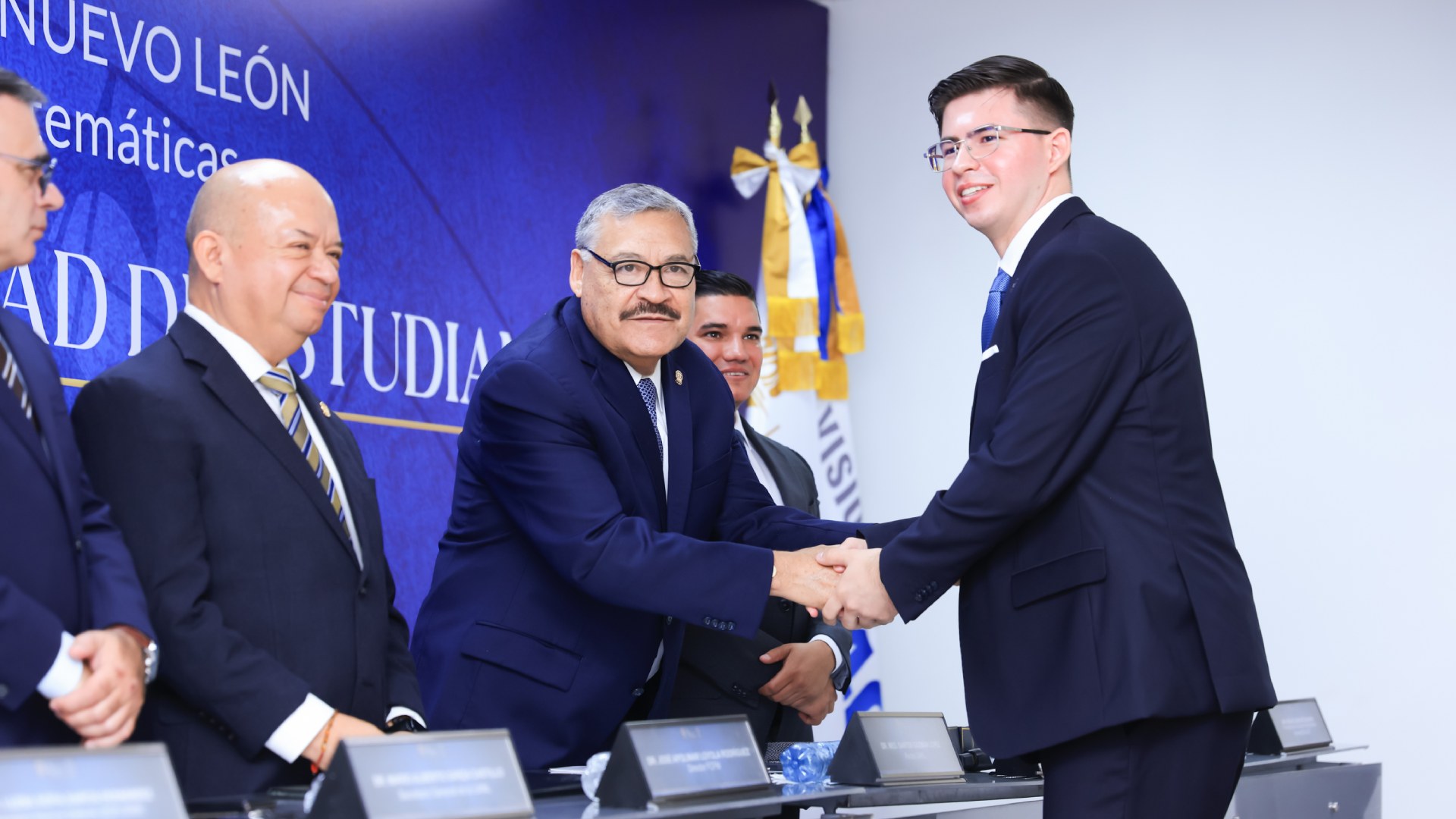 Celebran nueva representación estudiantil en Físico Matemáticas