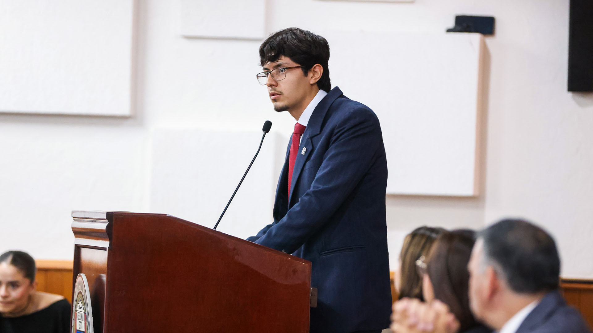Toman protesta nuevos líderes estudiantiles en Ciencias Químicas