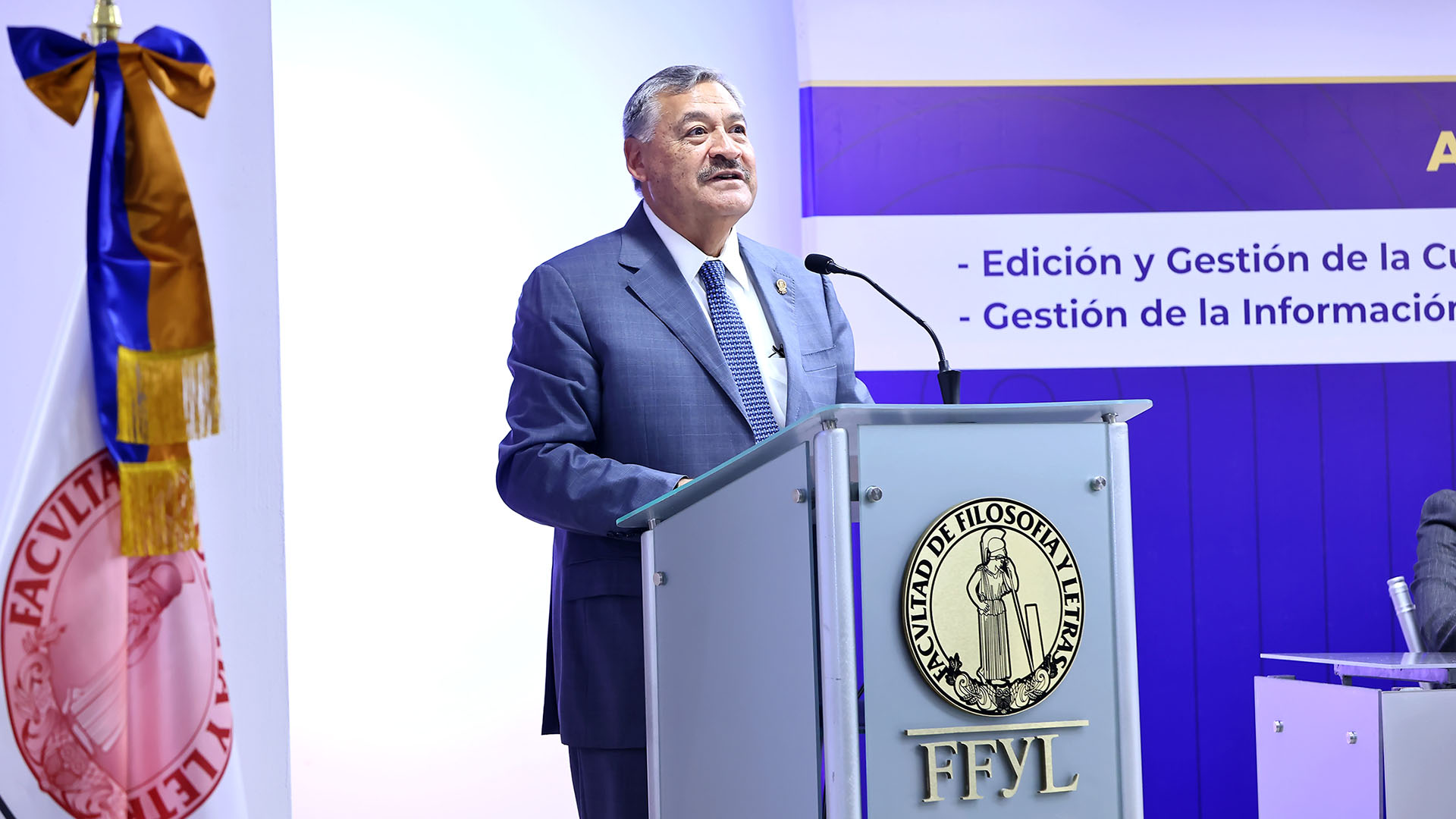 Reciben acreditación cuatro programas de licenciatura en la FFYL