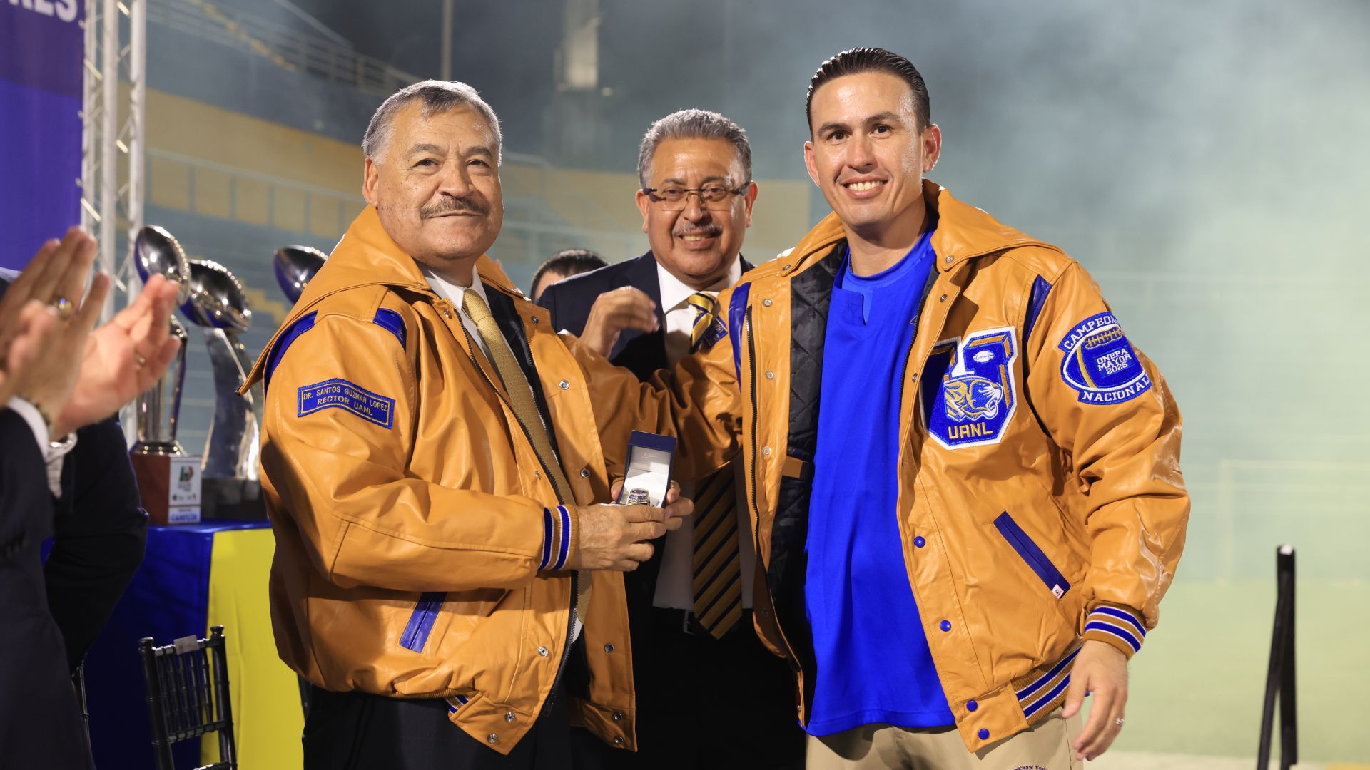 Reconoce UANL a los Auténticos Tigres campeones