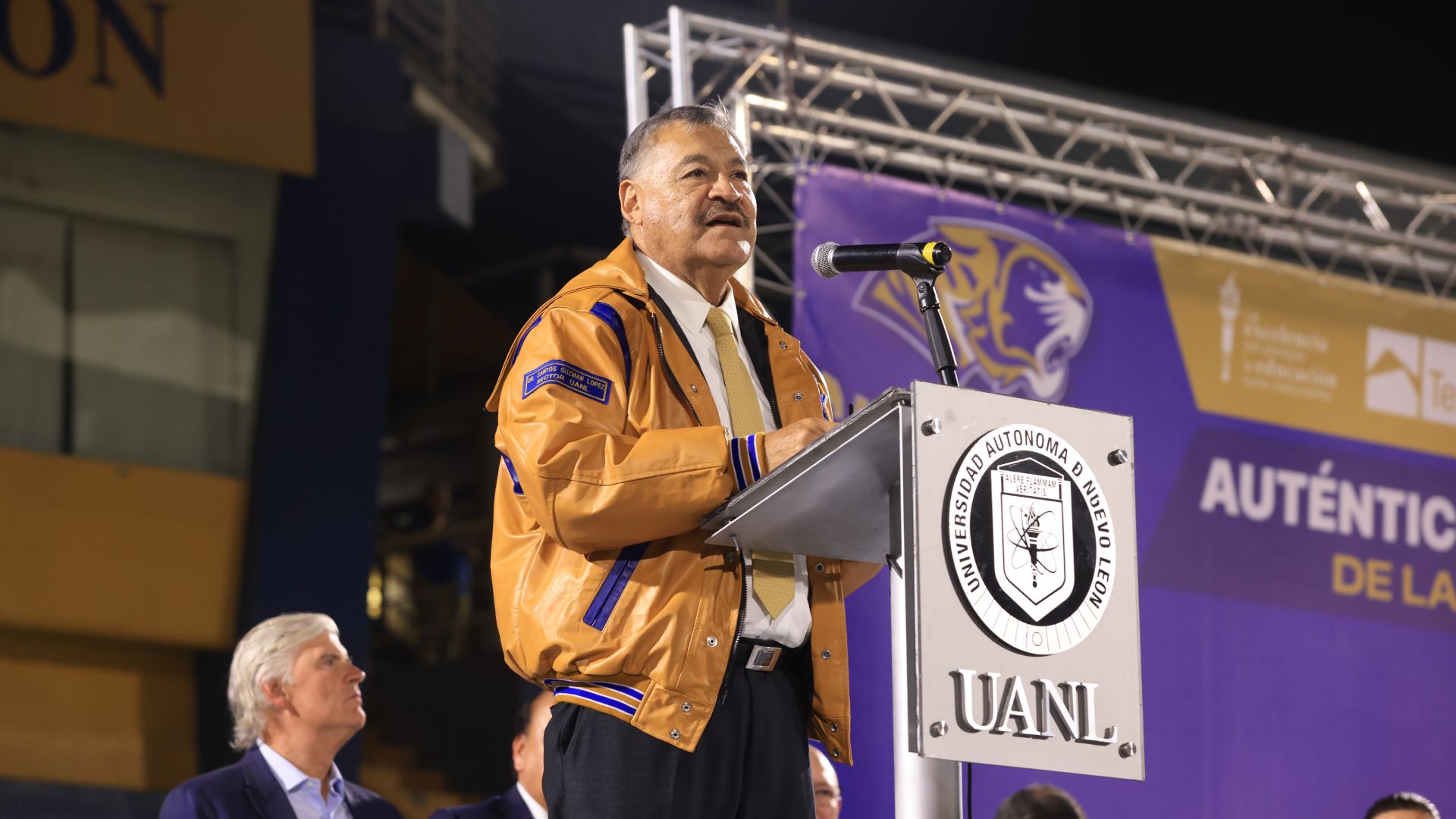 Reconoce UANL a los Auténticos Tigres campeones