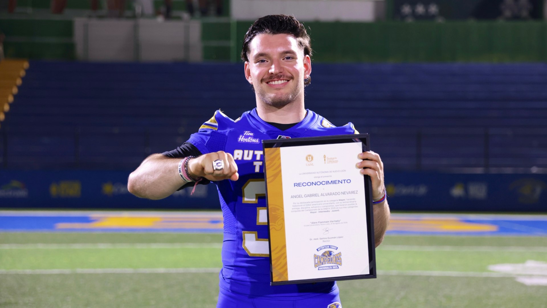 Reconoce UANL a los Auténticos Tigres campeones