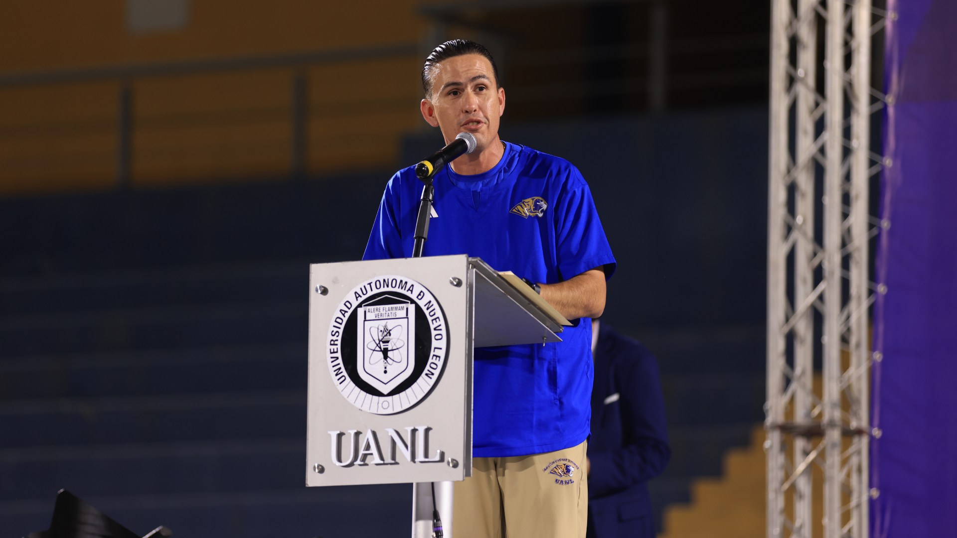 Reconoce UANL a los Auténticos Tigres campeones