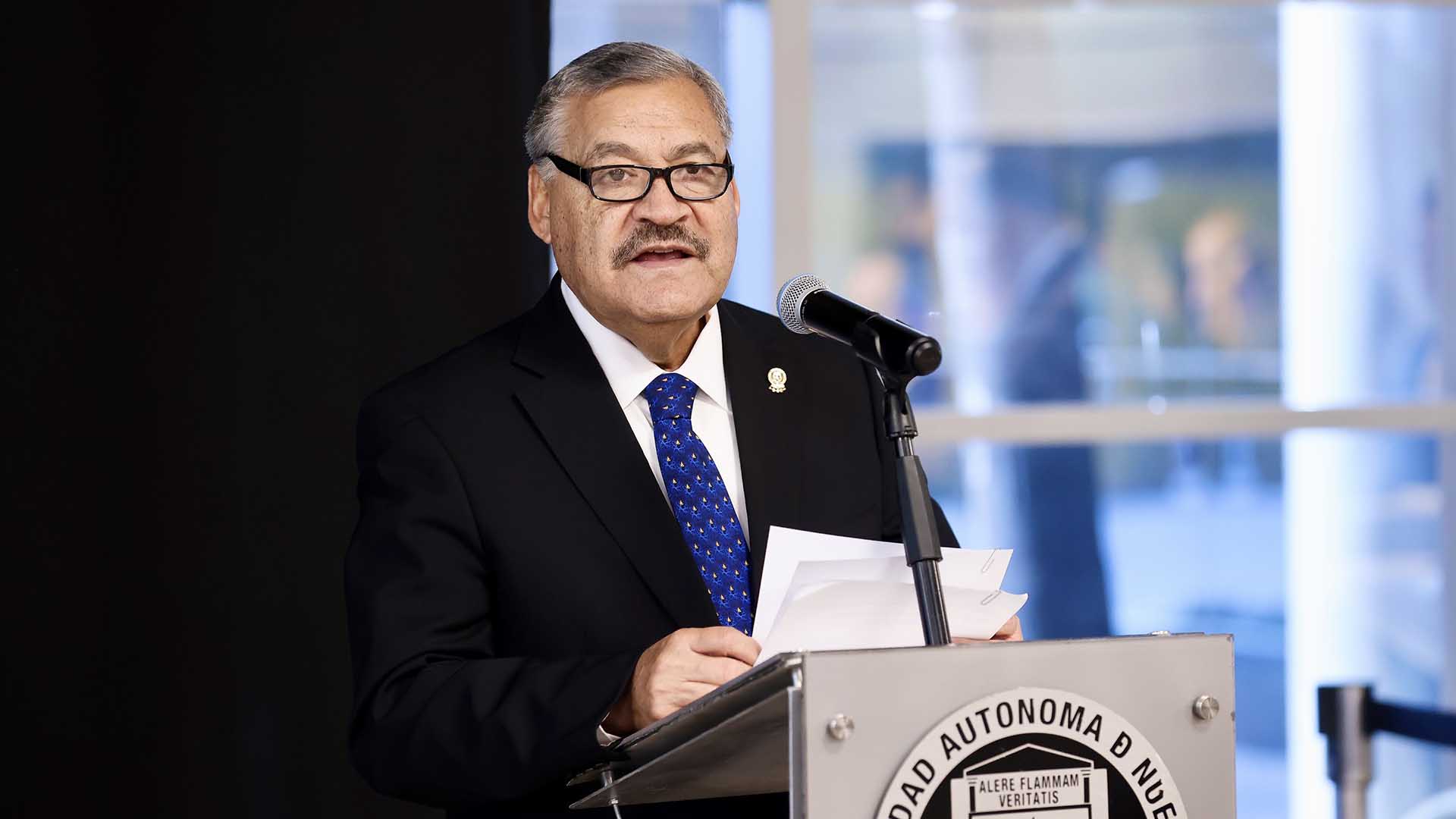 UANL inaugura galería en homenaje a sus ex rectores
