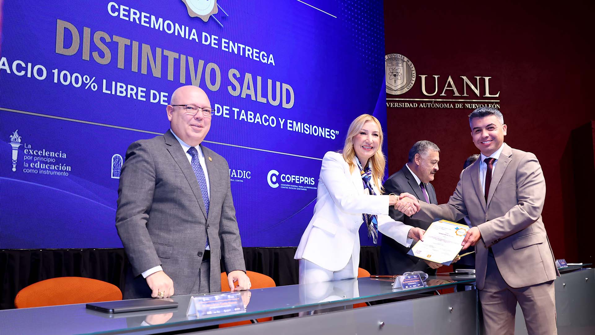 90 instituciones UANL reciben Distintivo Salud