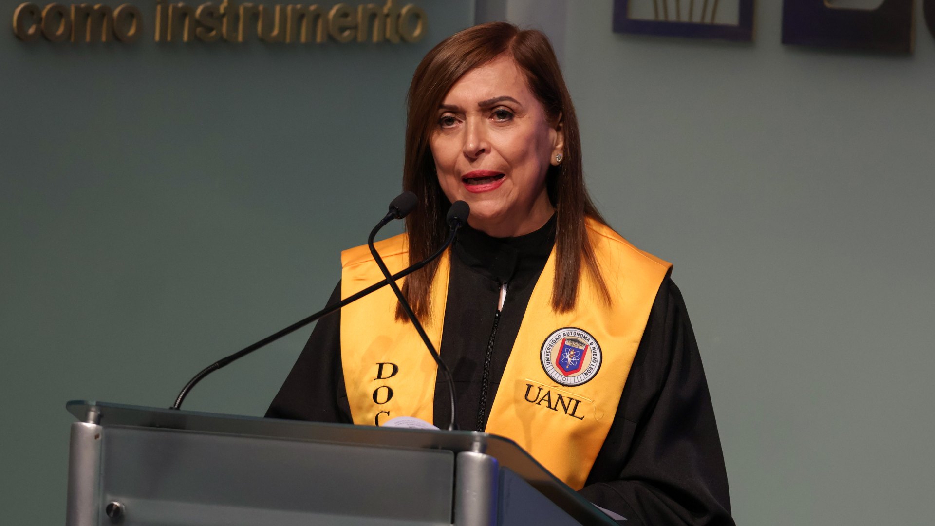 UANL reconoce la formación de 250 nuevos doctores
