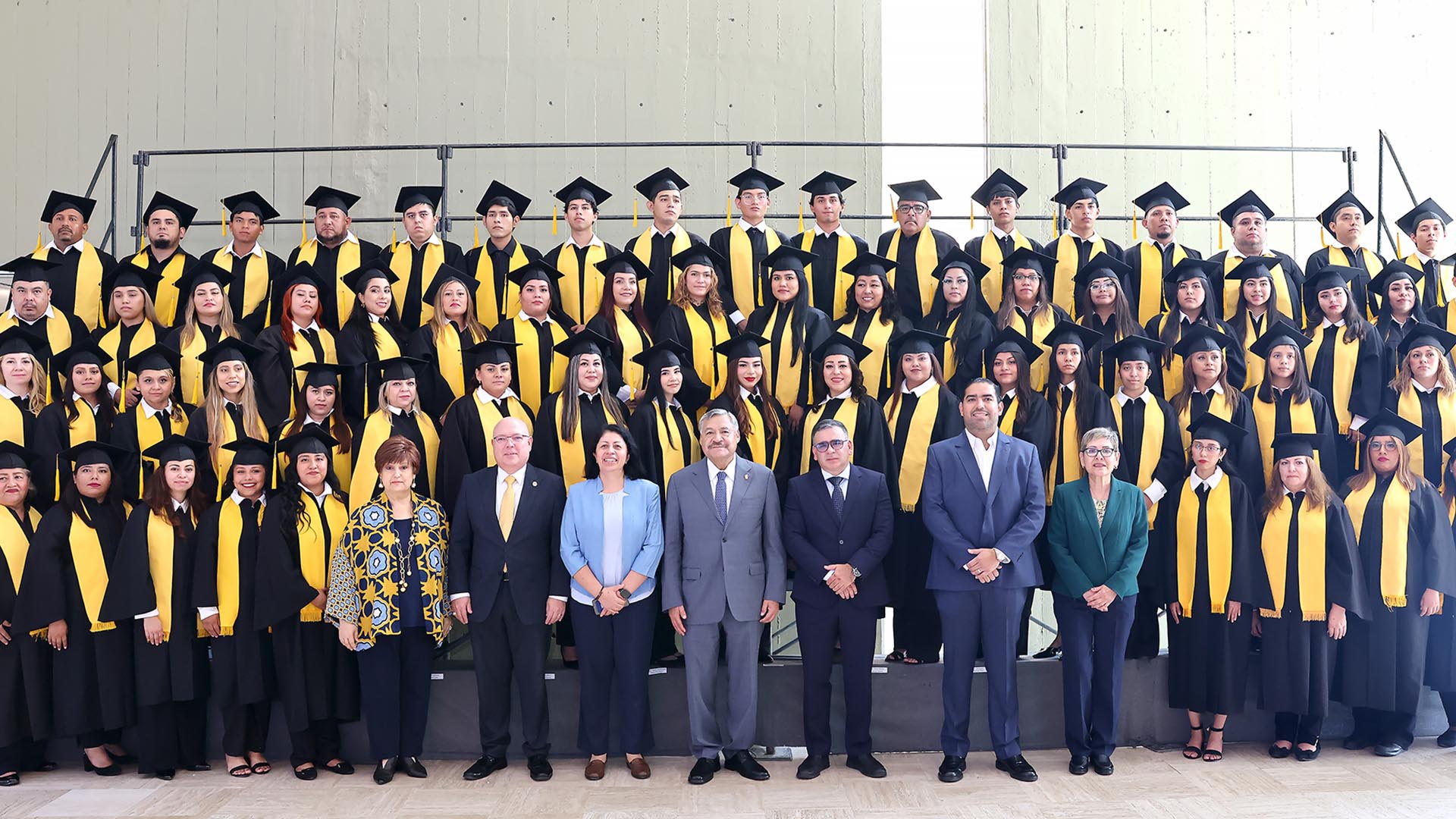 Concluyen bachillerato UANL en centros comunitarios