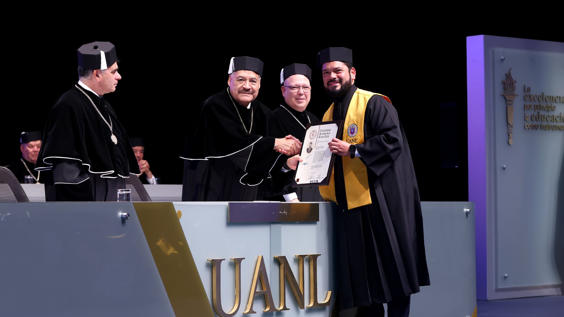 Otorga UANL grados de doctor a 29 ecuatorianos 