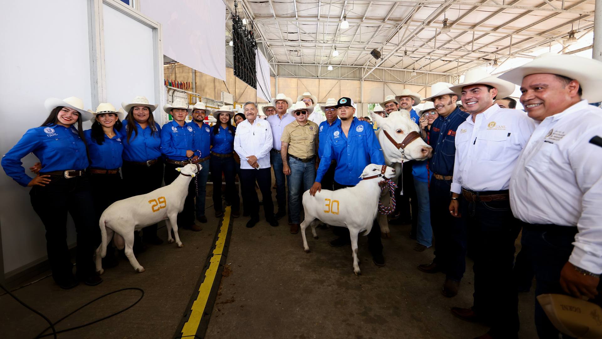 Acerca UANL mejoramiento genético al sector ganadero