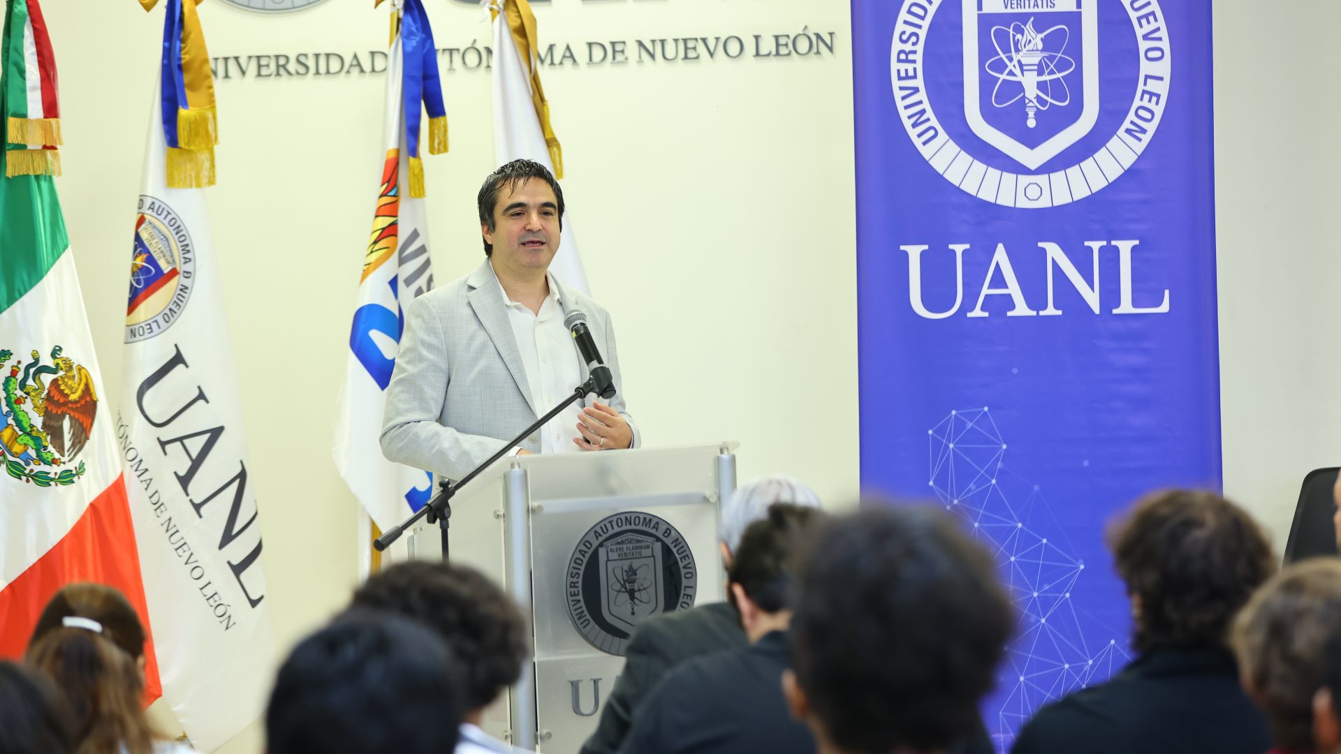 UANL abre diálogo sobre inteligencia artificial y tecnologías en IT Summit