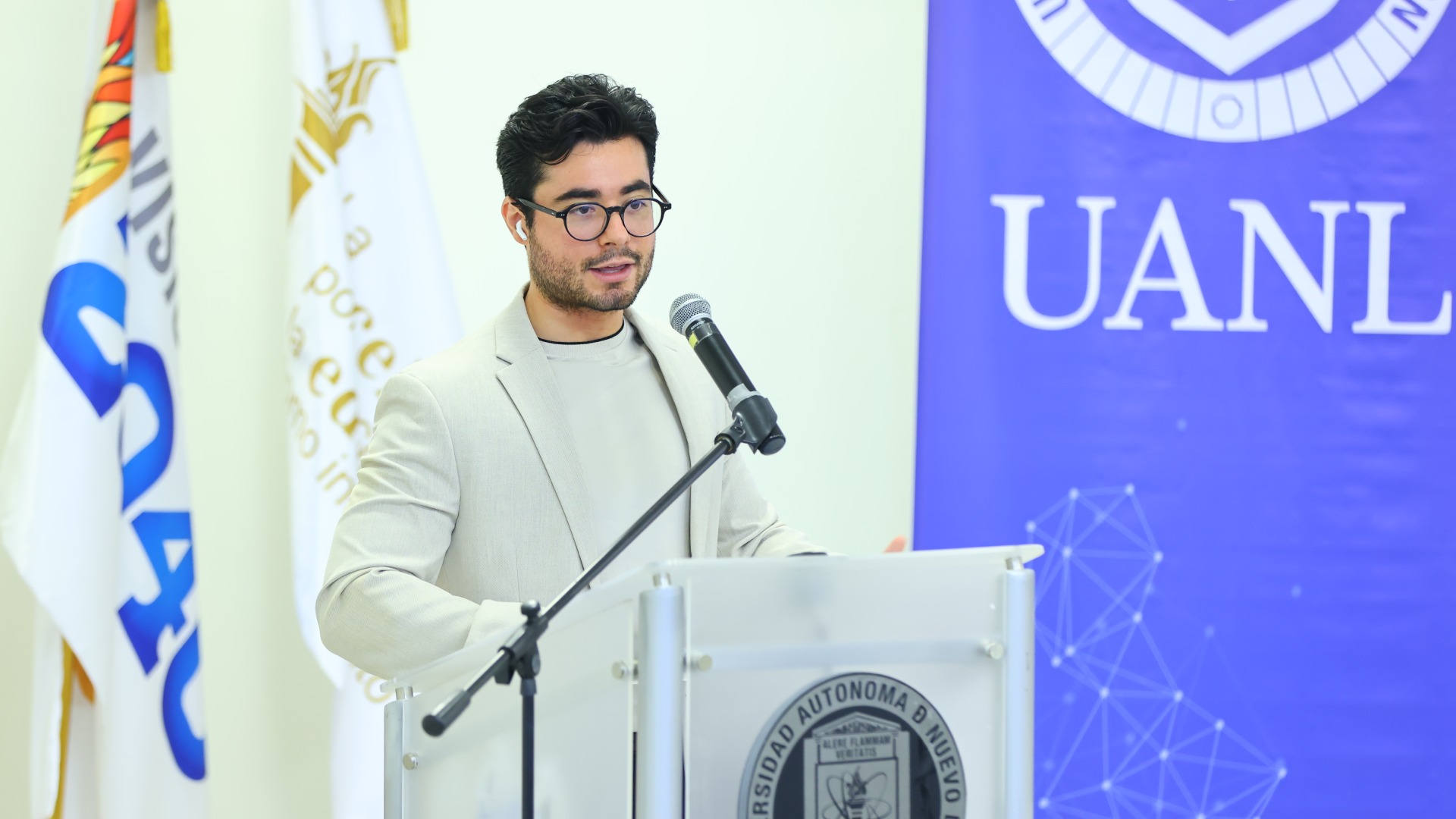 UANL abre diálogo sobre inteligencia artificial y tecnologías en IT Summit