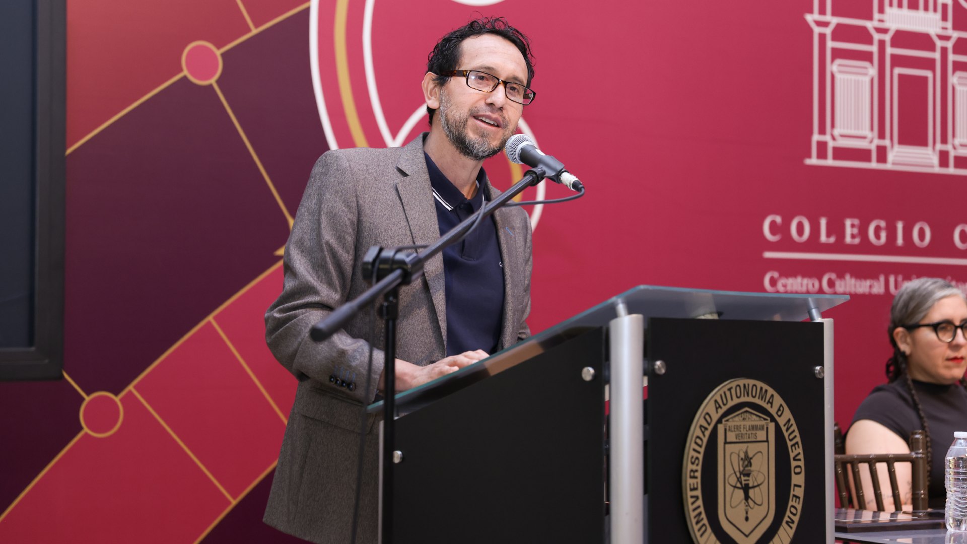 Premia UANL una poesía sobre las fronteras del lenguaje