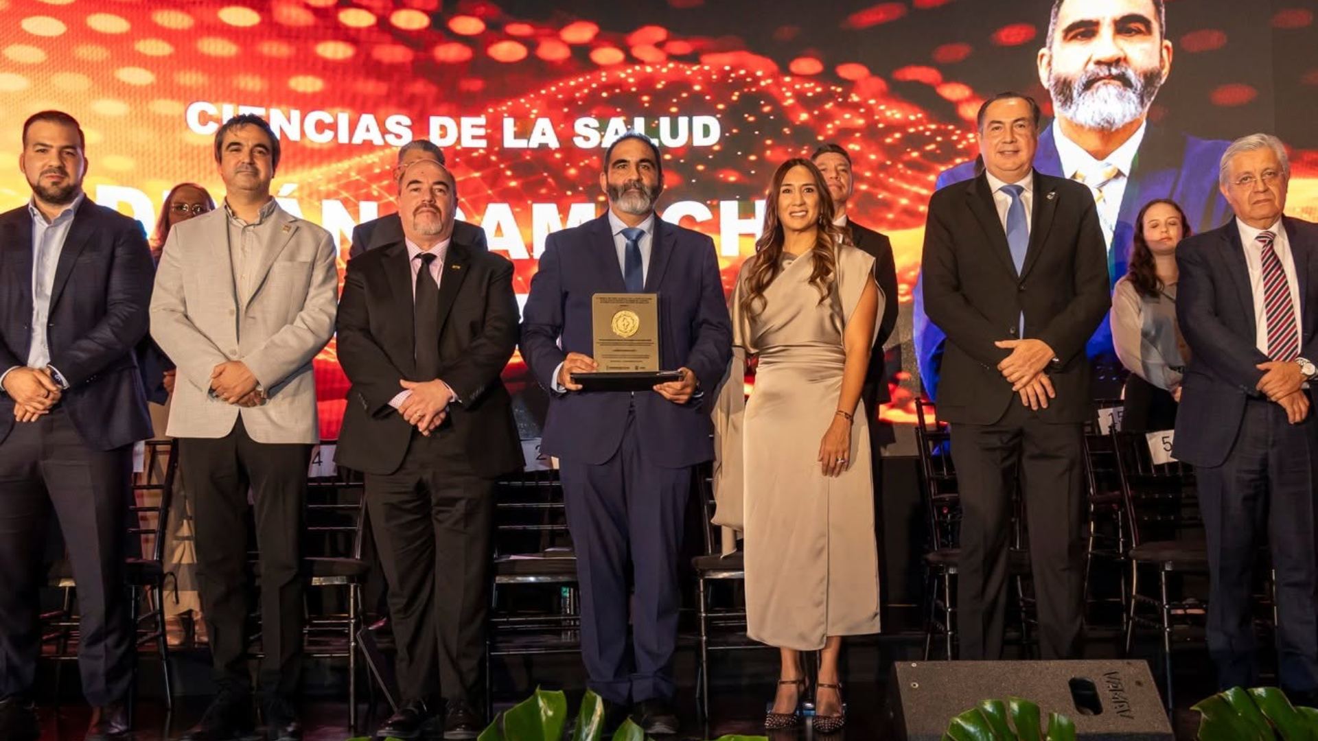 Distingue Nuevo León trayectoria de tres investigadores de UANL