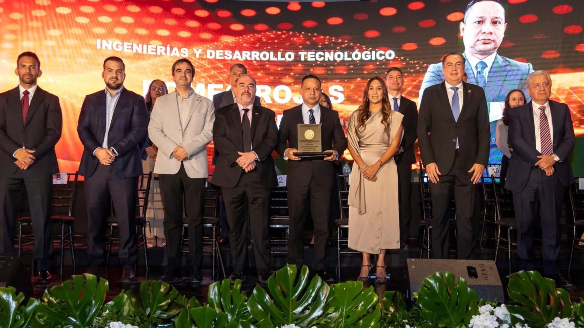 Investigador UANL recibe Premio Estatal de Ciencia, Tecnología e Innovación