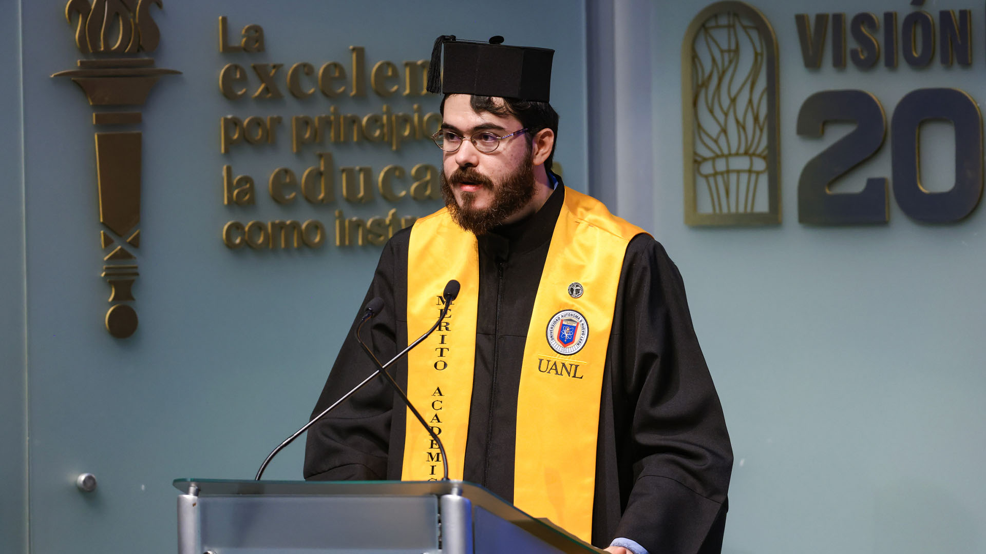Otorgan Reconocimiento al Mérito Académico a 118 egresados