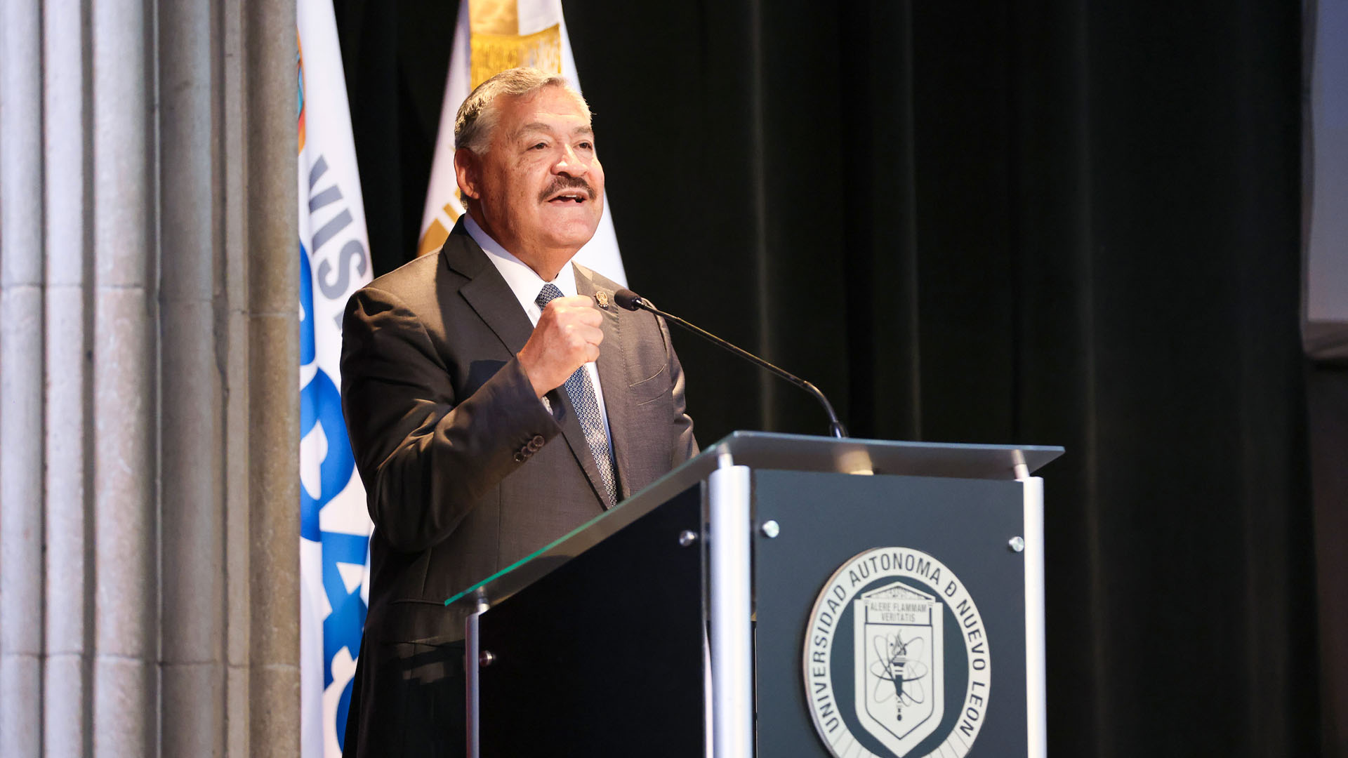 Encabeza Rector toma de protesta de federaciones universitarias