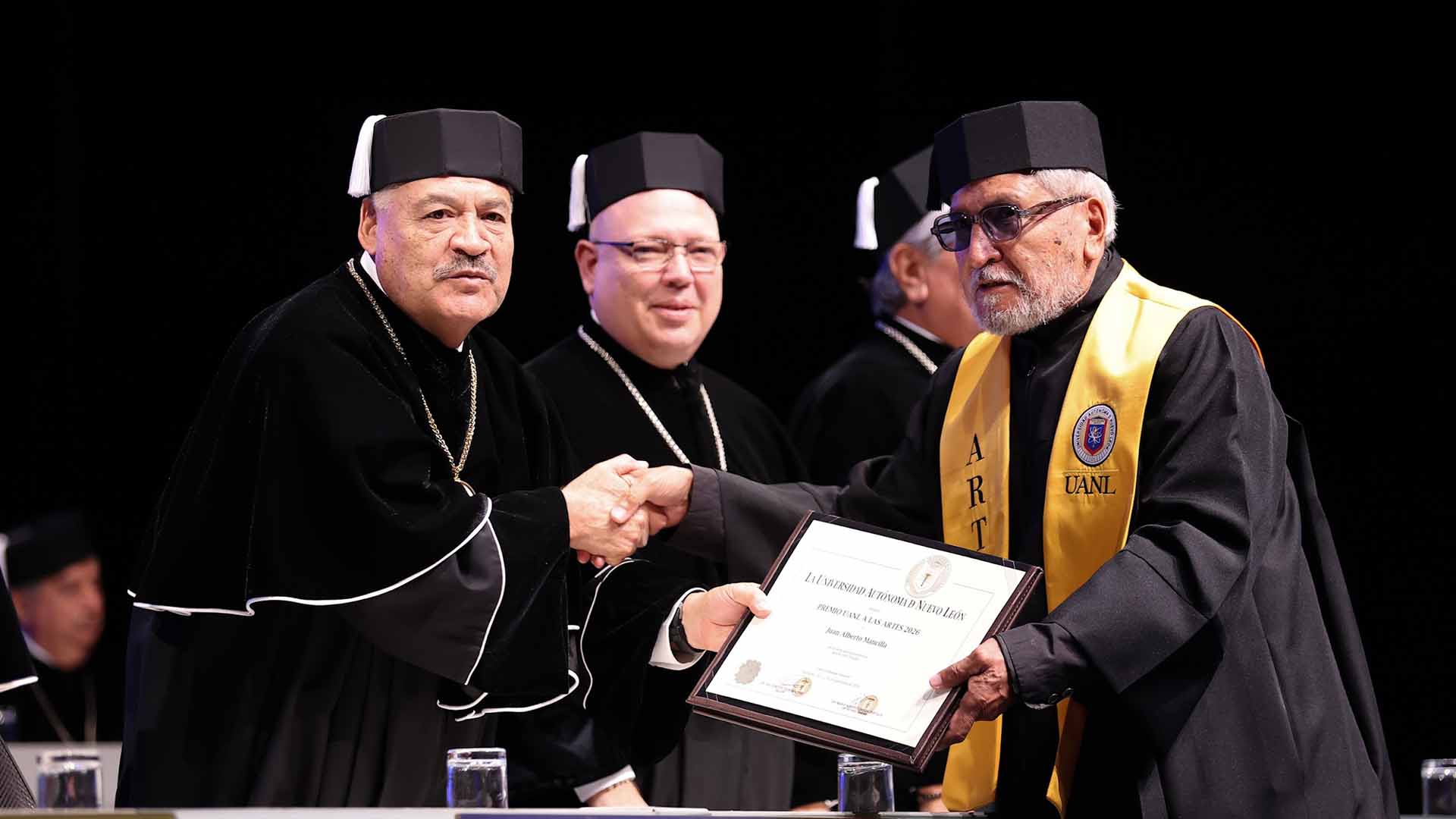 Creadores universitarios reciben Premio UANL a las Artes 2026
