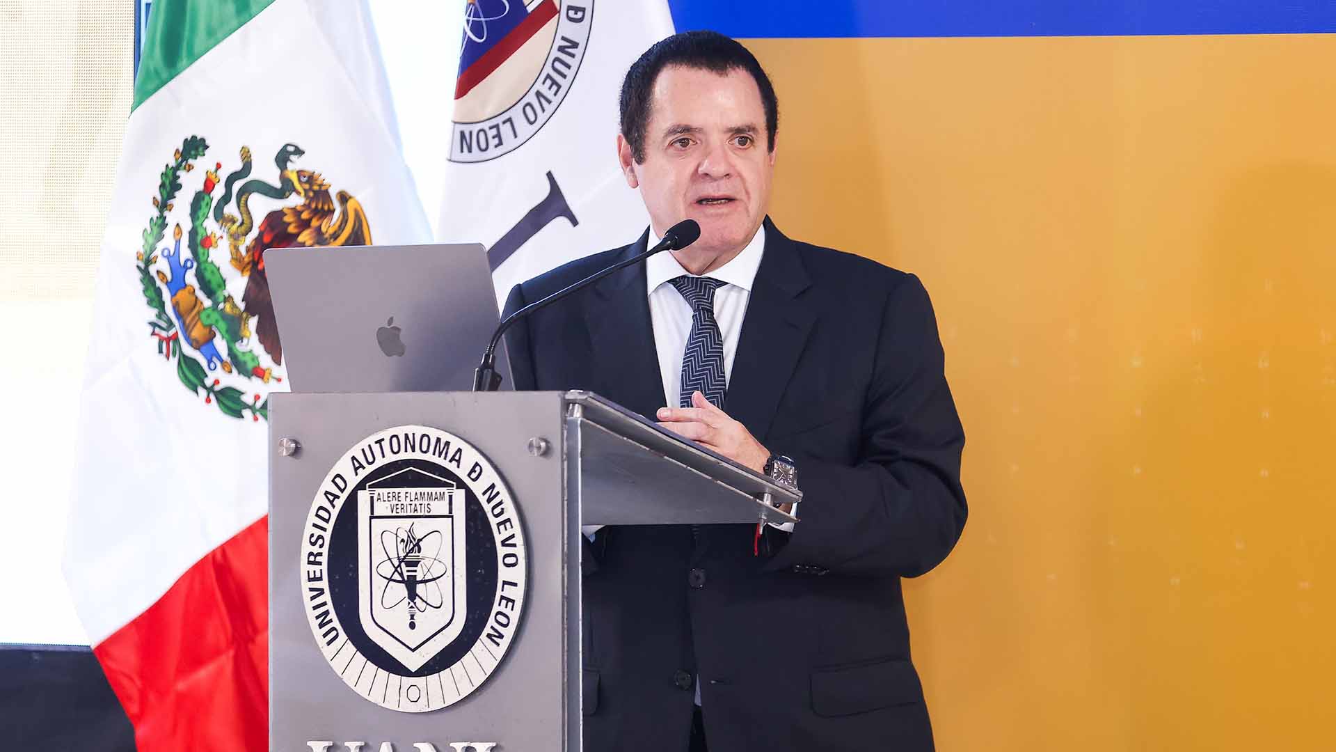 Cinco décadas velando por la salud de la comunidad universitaria