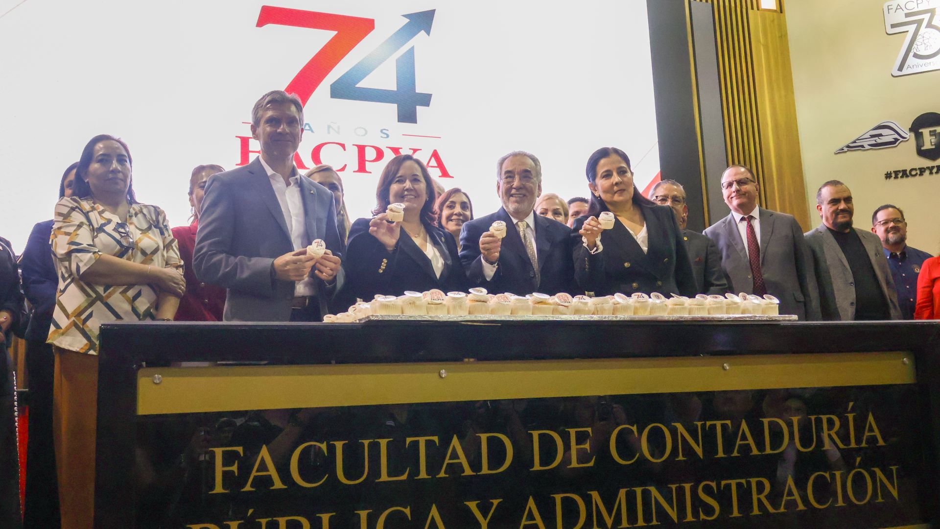 Celebra FACPYA 74 años de excelencia y formación de líderes