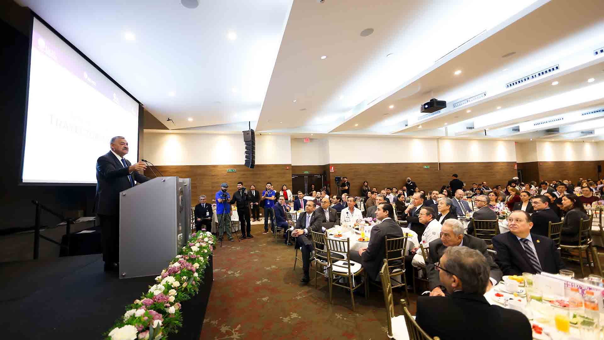 Rinde homenaje UANL a 78 profesores de Medicina