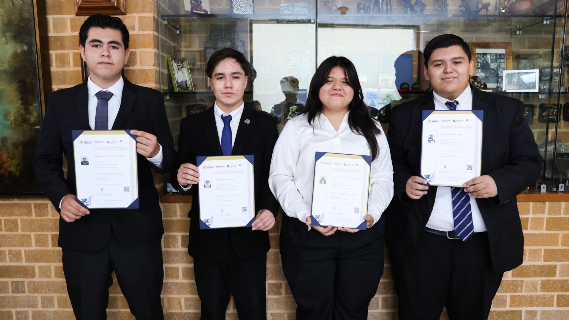 Certifican a docentes por su excelencia académica