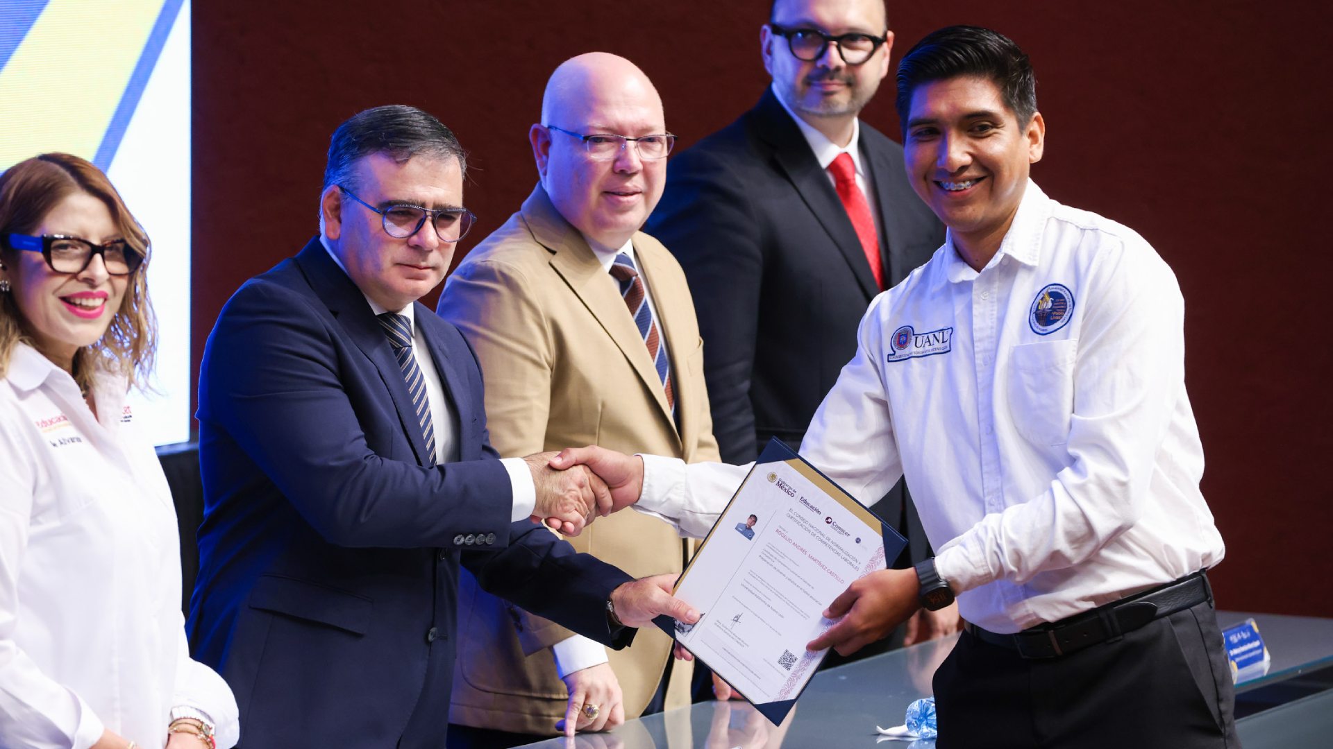 Certifican a docentes por su excelencia académica