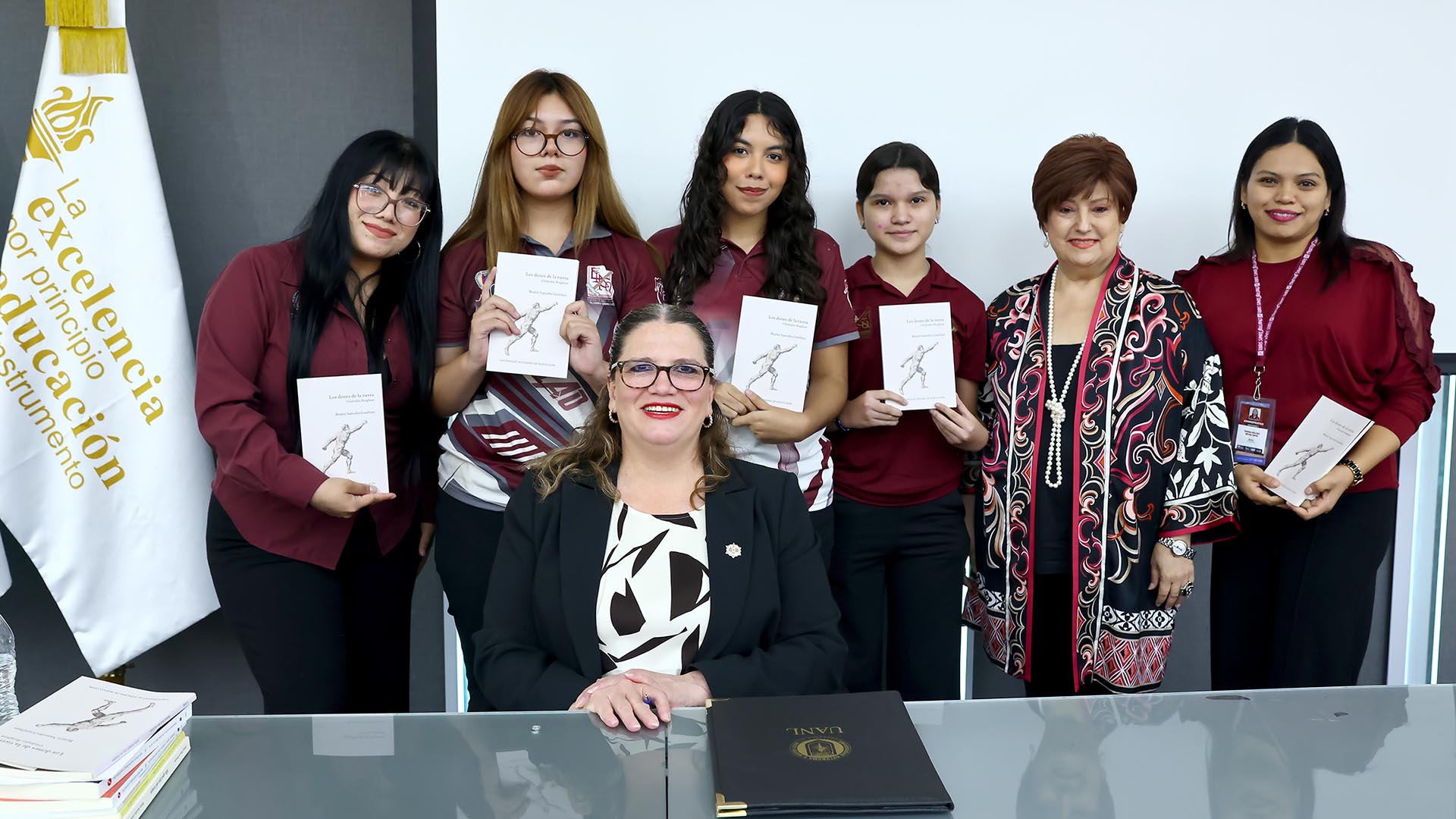 Viven séptima edición de “La Mujer en las Letras”