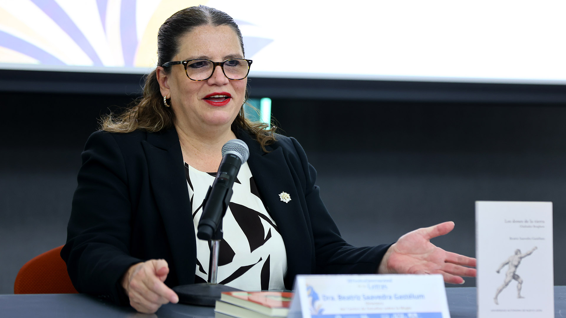 Viven séptima edición de “La Mujer en las Letras”