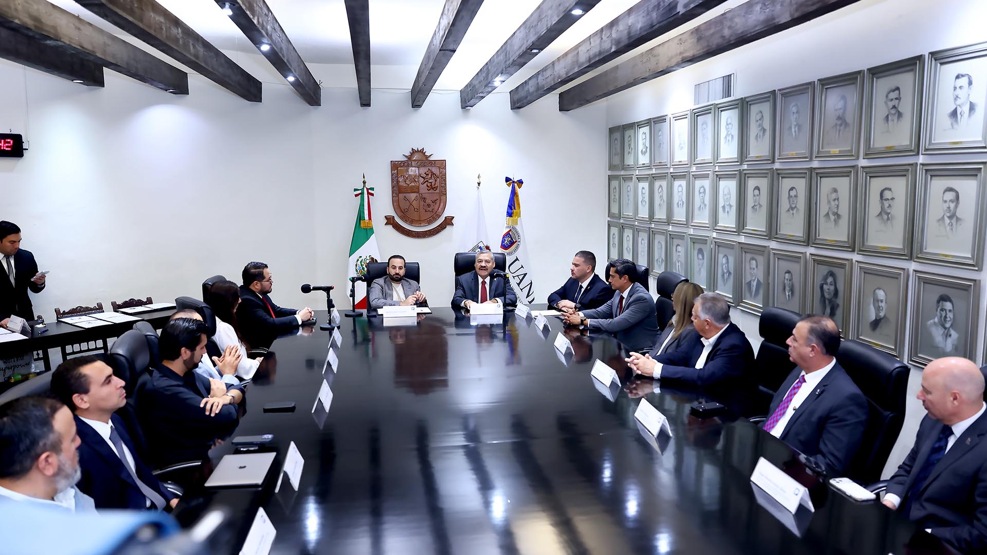 Amplían UANL y San Pedro oportunidades de formación para funcionarios municipales
