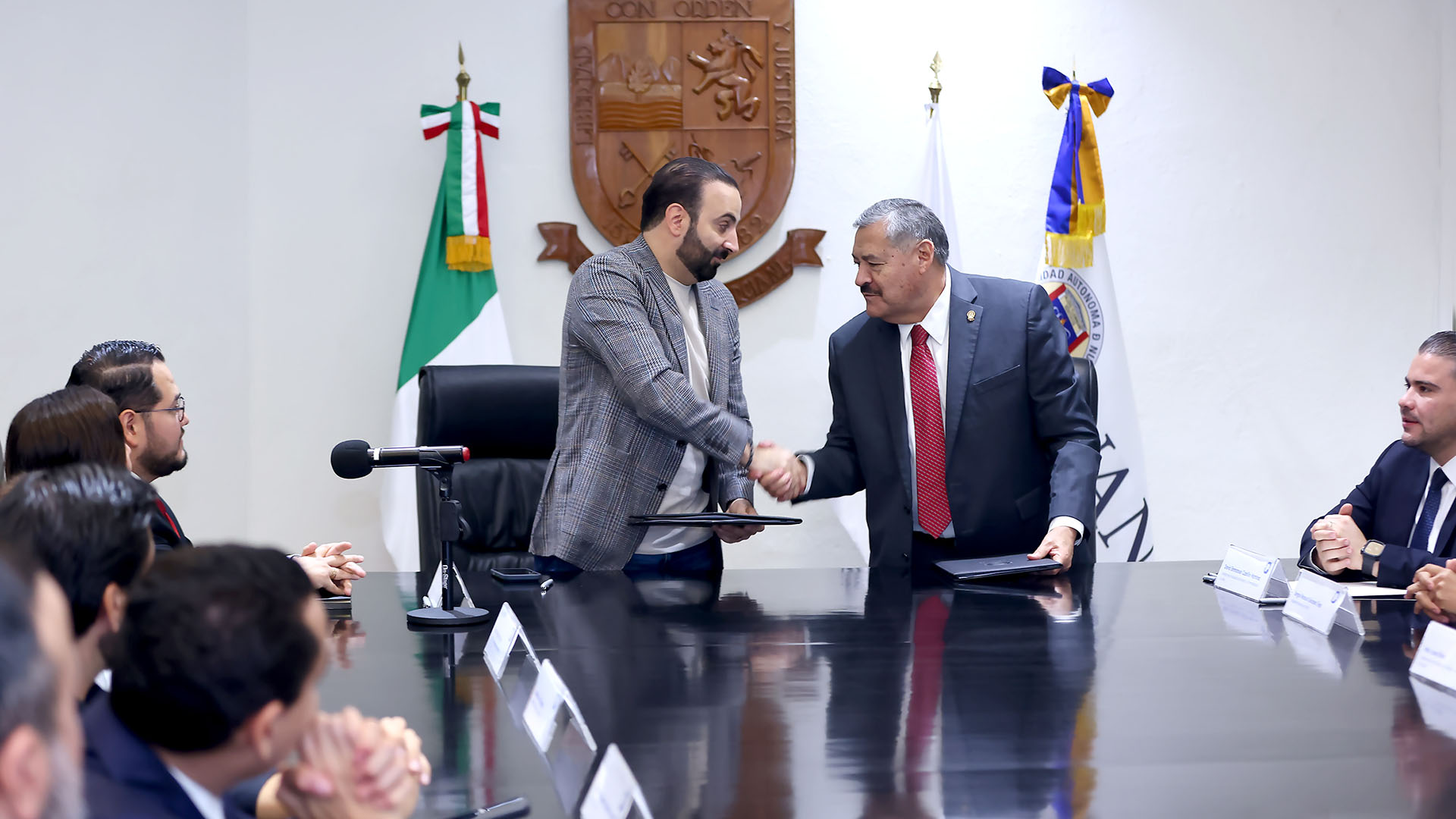 Amplían UANL y San Pedro oportunidades de formación para funcionarios municipales