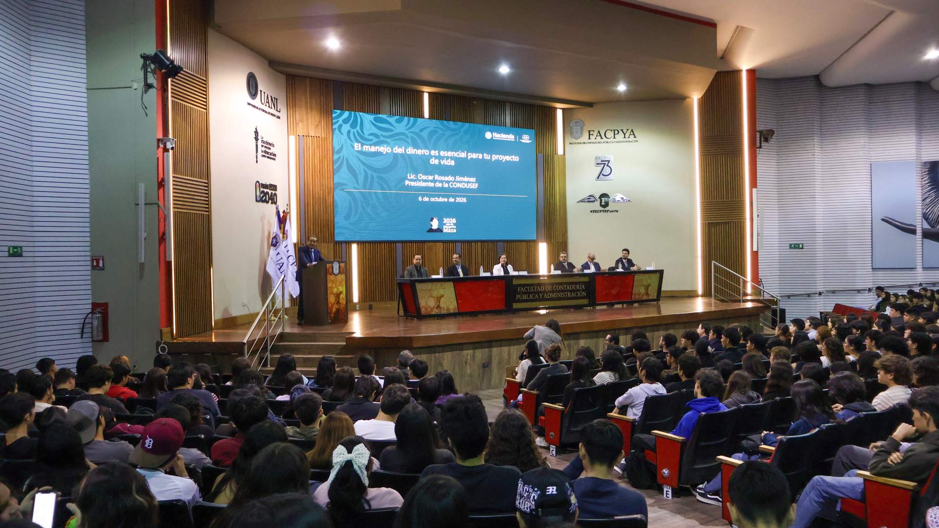 Preparan a estudiantes para semana nacional de educación financiera