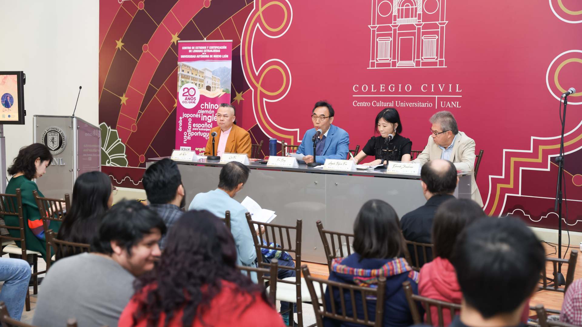 Celebra UANL 20 años del CCL con poesía china